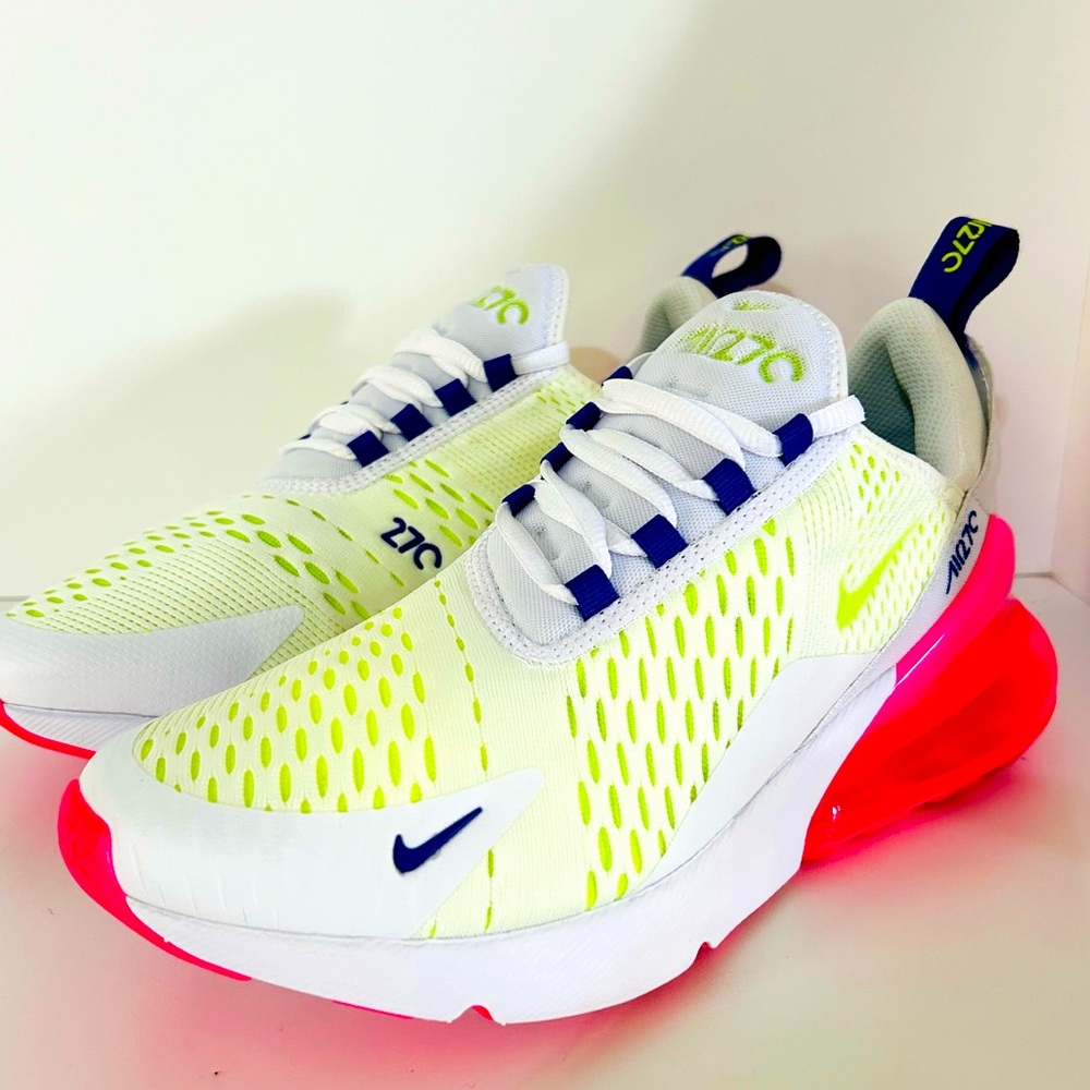 Nike Air Max 270 Women’s Pink blast Indigo burst size 8.5
